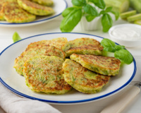 Esta receita com abobrinha, ovos e queijo é um jantar tão delicioso quanto fácil que até as crianças vão devorar