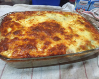 Brócolis com batata e pernil suíno gratinado