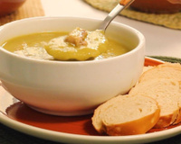 Toda frente fria pede: sopa de ervilha deliciosa pronta em 20 minutos com ingredientes simples