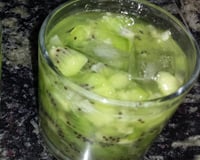 Caipirinha de Kiwi com saquê
