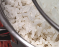 Dani García, chef: “A cebola pode ser adicionada ao arroz, o problema é deixá-la mal cozida e com água.”