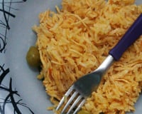 Arroz com peito de frango desfiado