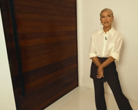 Xuxa Meneghel deixa mansão de R$ 45 milhões e se muda para casa de 900 m² mais sustentável, com cinco suítes, cinema, estúdio, cozinha gourmet e espaços integrados que valorizam o contato com a natureza