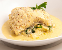 Os chefs bascos concordam: o melhor molho de peixe não é engrossado com creme de leite ou farinha, o segredo é mexê-lo bem