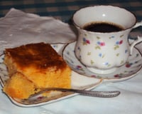 Bolo fofinho de flocão de milho