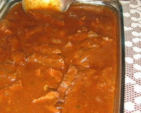 Carne ao molho de cerveja preta