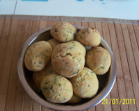 Pãezinhos de ervas e queijo ralado muito fáceis