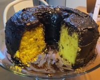 Bolo de cenoura com cobertura de caramelo