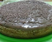 Bolo de cenoura mesclado com chocolate de liquidificador