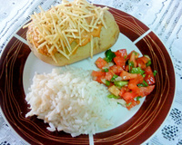 Batata recheada com estrogonofe