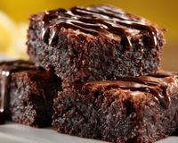 Ninguém acredita que é fit! Esse brownie proteico de batata-doce é a sobremesa perfeita para beliscar no pós-treino