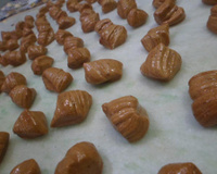 Balas de chocolate com mel