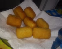 Enroladinho de salsicha frito simples