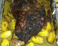 Paleta suína com batata ao forno