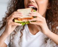 Você não tem mais desculpas para pular o café: confira 5 opções rápidas e saudáveis para montar um cardápio matinal de respeito