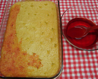 Bolo de morangos na travessa