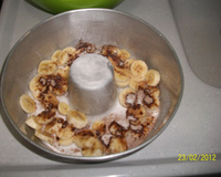 Bolo de chocolate com banana