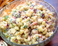 Macarronese com frango é o prato que deixa a família toda querendo bis! Veja receita deliciosa