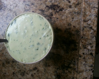 Molho de alho (acompanhamento para carnes e saladas)