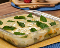 Bombom de travessa de salada de frutas