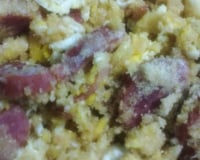 Farofa de linguiça e ovo