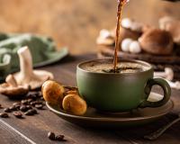 Tendência chegou ao Brasil: por que tanta gente está trocando o café tradicional pelo café com cogumelos?