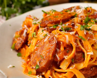 Macarronada de carne moída simples, fácil e soltinha: receita deliciosa para o dia a dia que toda a família vai adorar!