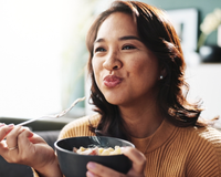 Dieta da felicidade: Alimentos que ajudam a produzir serotonina e combater a ansiedade