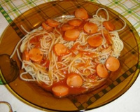 Macarrão com molho de salsicha