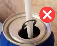 Eu aposto que você não sabe para que serve o furo da lata de refrigerante, e não é como porta-canudos!