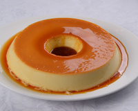 Não tem jeito, essa é a melhor receita de pudim de leite condensado simples da vida toda: já anota, salva ou printa