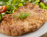 Quase ninguém faz isso antes de fritar o bife à milanesa, mas aprendi no TudoGostoso e faz toda a diferença