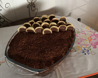 Pavê de creme de avelã e bombom