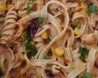 Macarronada de frango com creme de leite