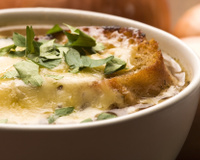 Sopa de cebola gratinada: como fazer