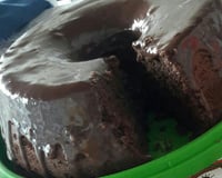 Bolo de chocolate com cobertura