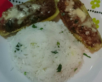 Canoa de abobrinha recheada com carne moída