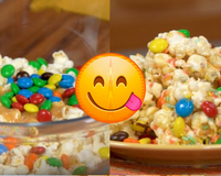 Pipoca colorida com marshmallow é a receita perfeita para fazer com a criançada neste Carnaval!