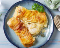 O acompanhamento que transforma qualquer almoço em refeição de restaurante: receita de batatas com molho bechamel