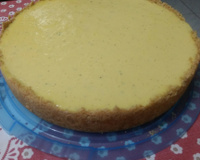 Torta de maracujá com chocolate meio amargo e branco