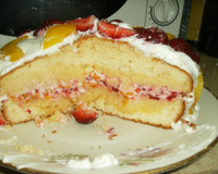 Bolo de chantilly com frutas