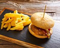 Hambúrguer de pão de queijo: confira a receita