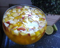 Gelatina com frutas simples