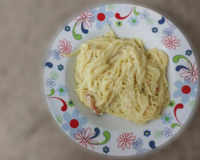 Macarrão ninho cremoso com três queijos e bacon