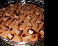 Pavê de biscoito wafer com creme branco e preto