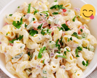 5 receitas de salada de macarrão pra sempre ter comida refrescante na geladeira durante o verão