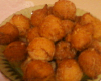 Bolinho frito de leite condensado