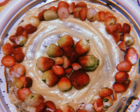 Naked cake com brigadeiros e frutas