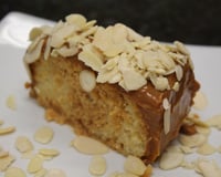 Bolo molhadinho de doce de leite