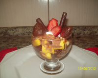 Salada de frutas com chantilly